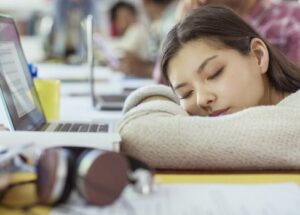 5 REASONS BEHIND EXCESSIVE DAYTIME SLEEPINESS